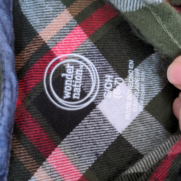 🛑 SOLD Boys Flannel Button Down Shirt - Picture 6 of 7